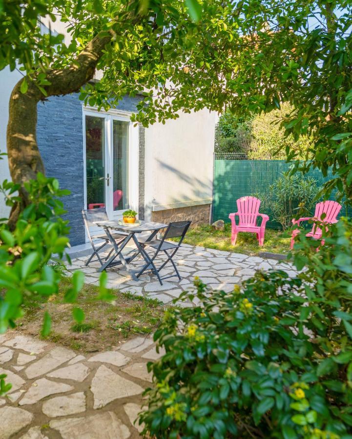 Studio Au Calme Tout Confort Proche Des Plages - Jardin Wifi Parking Fréjus Exterior foto
